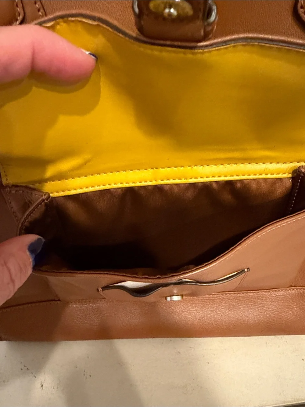 Coach Classic Tan Leather Tote Bag - Versatile Everyday Carry